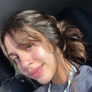 Meet your Posher, Ana carolina